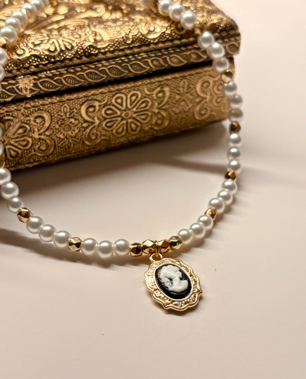 The Heirloom Necklace