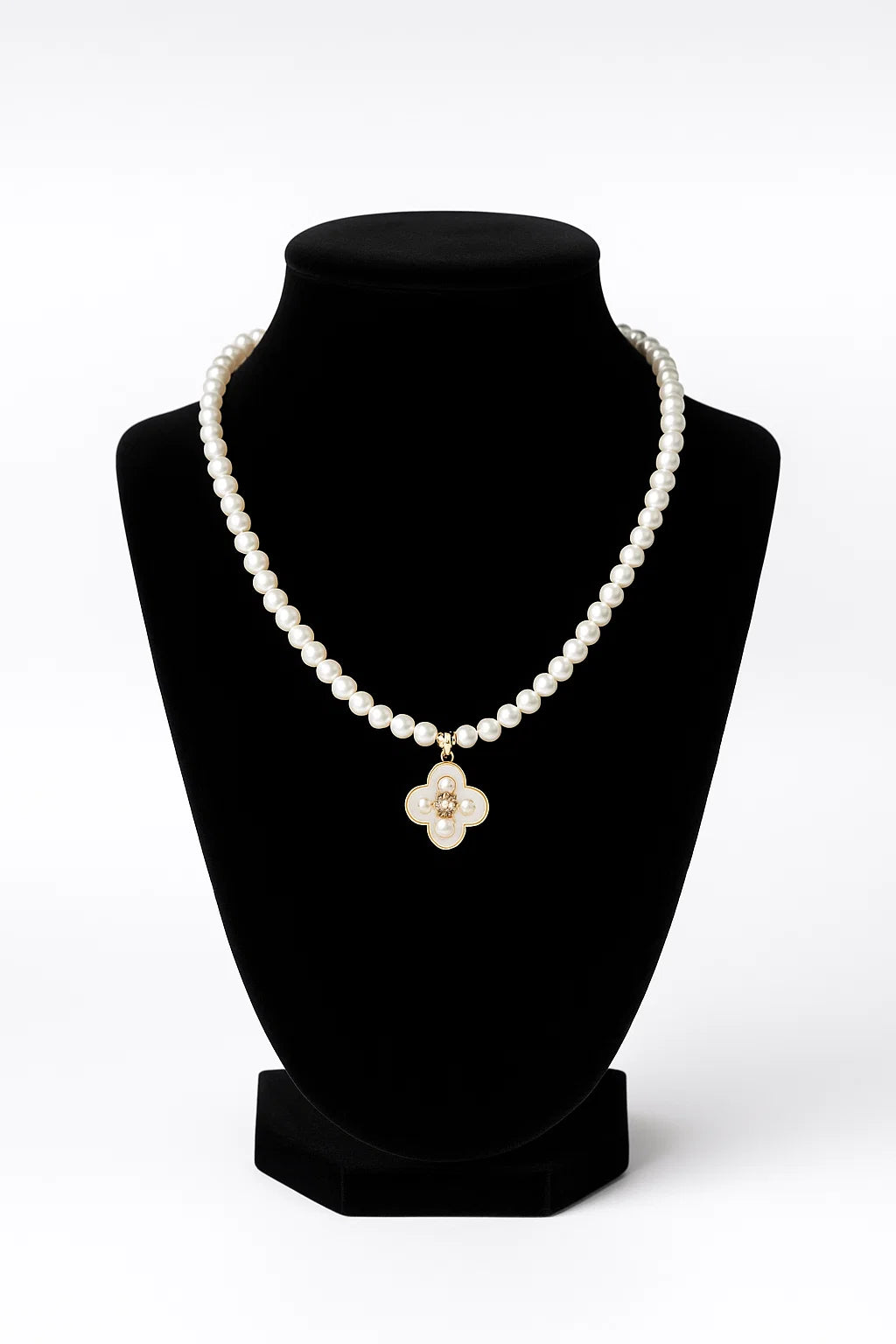The Seraphina – Pearl Emblem Necklace